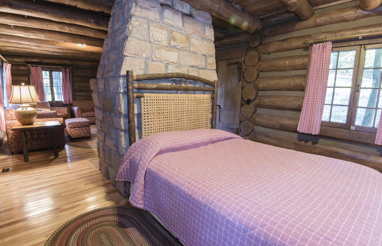 Pine Mountain State Resort Park Pineville Exterior photo