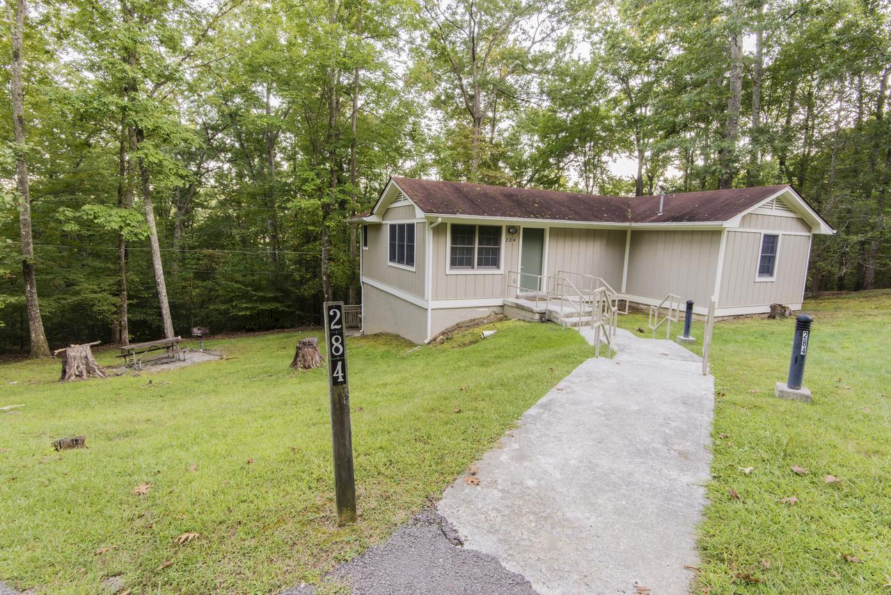 Pine Mountain State Resort Park Pineville Exterior photo