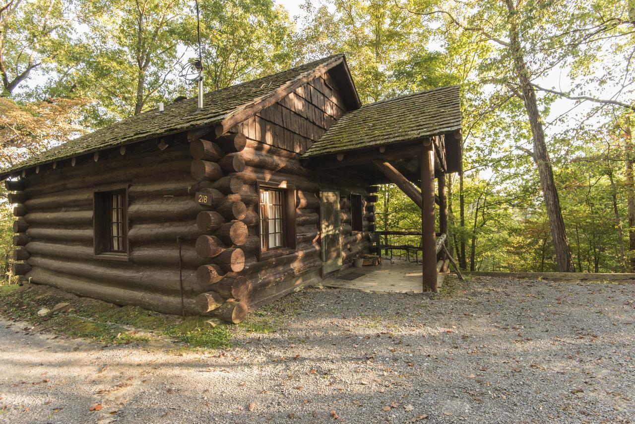 Pine Mountain State Resort Park Pineville Exterior photo